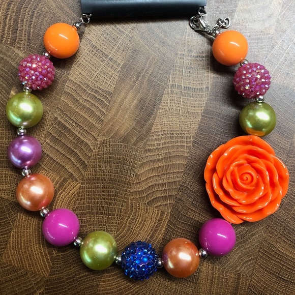 Jelly the Pug BUBBLEGUM Necklace - Picture 3 of 3